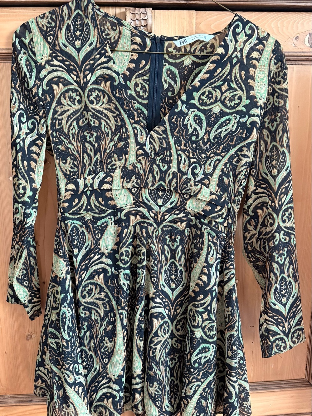 NWOt Zara Black & Mint Paisley V-Neck Long Sleeve Dress